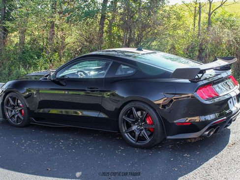 Used 2022 Ford Mustang Shelby GT500 w/ Carbon Fiber Track Pack image 6