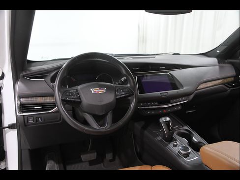 Used 2019 Cadillac XT4 Premium Luxury AWD/4WD image 6
