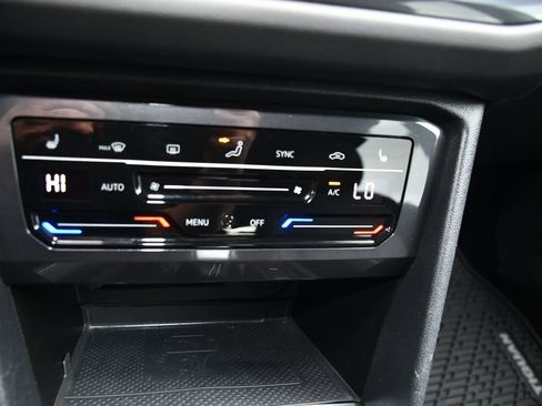 Used 2022 Volkswagen Tiguan SE R-Line AWD/4WD image 38
