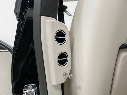 Used 2015 Rolls-Royce Ghost image 37