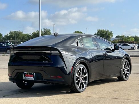 New 2026 Toyota Prius Plug-In Hybrid image 4