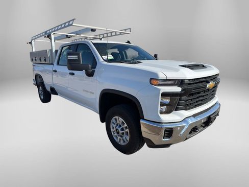 Used 2025 Chevrolet Silverado 2500 W/T w/ WT/CX Safety Package AWD/4WD image 7