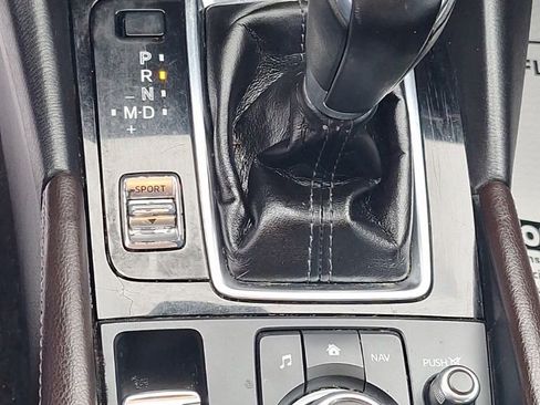 Used 2018 MAZDA MAZDA3 Touring image 44