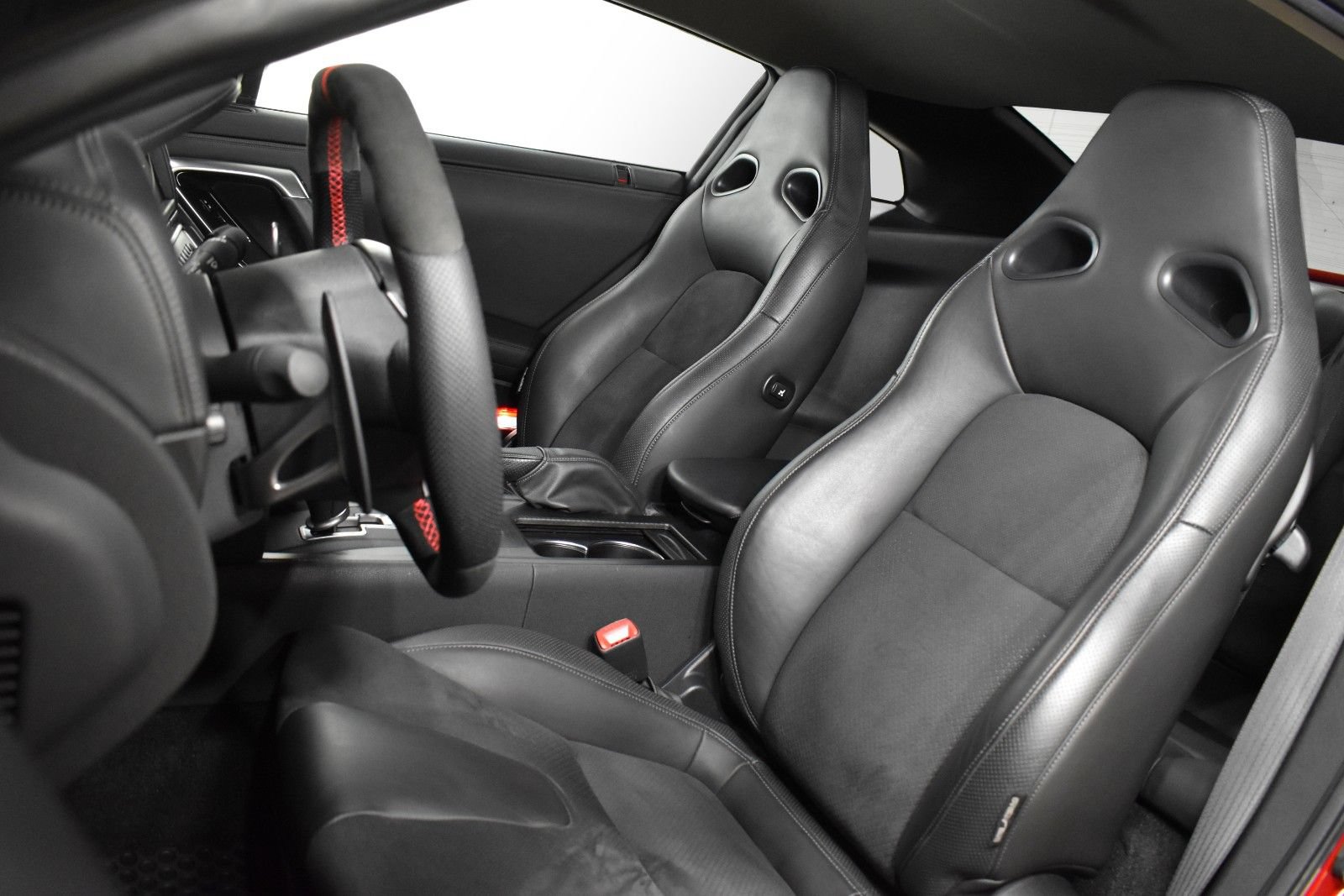 Used 2009 Nissan GT-R Premium AWD/4WD image 29