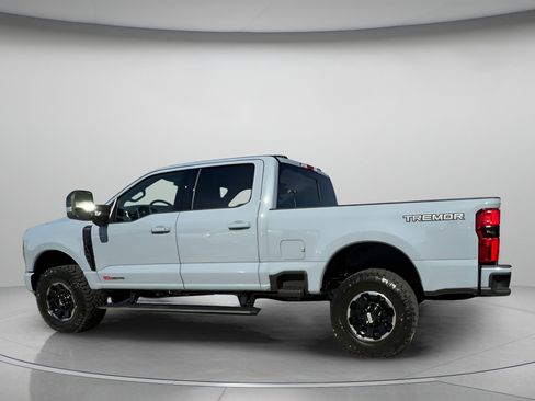 New 2026 Ford F250 Platinum w/ Tremor Off-Road Package image 18