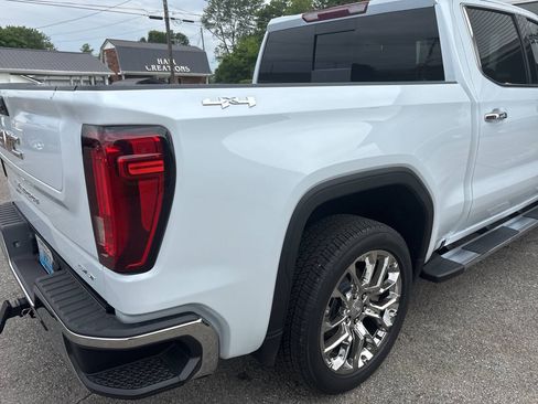 Used 2026 GMC Sierra 1500 SLT w/ SLT Premium Package AWD/4WD image 10