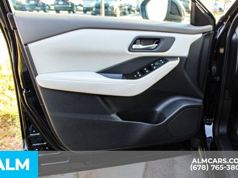 Used 2025 Nissan Rogue SV FWD image 36