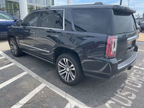 Used 2020 GMC Yukon Denali w/ Denali Premium Package AWD/4WD image 2