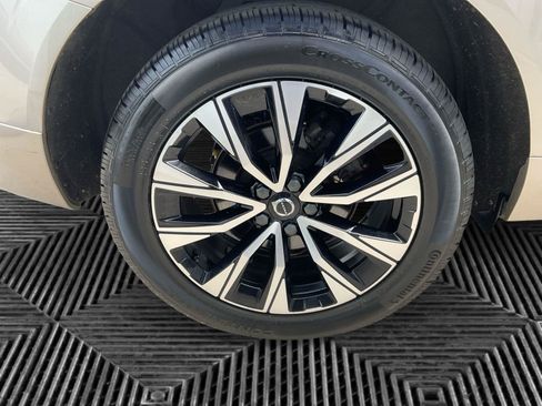 Certified 2024 Volvo XC60 B5 Plus w/ Climate Package AWD/4WD image 15