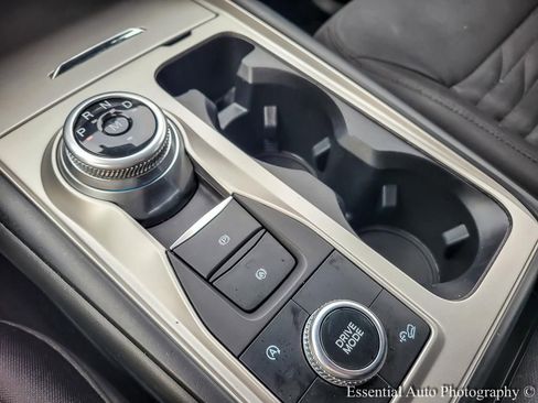 Used 2020 Ford Explorer XLT AWD/4WD image 19