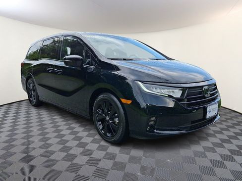 Used 2024 Honda Odyssey Sport image 1