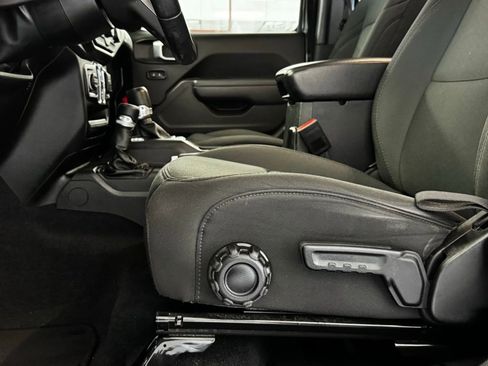 Certified 2022 Jeep Wrangler Unlimited Sport image 9