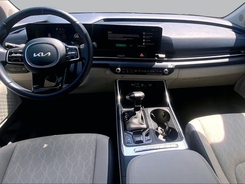Certified 2025 Kia Carnival EX FWD image 14