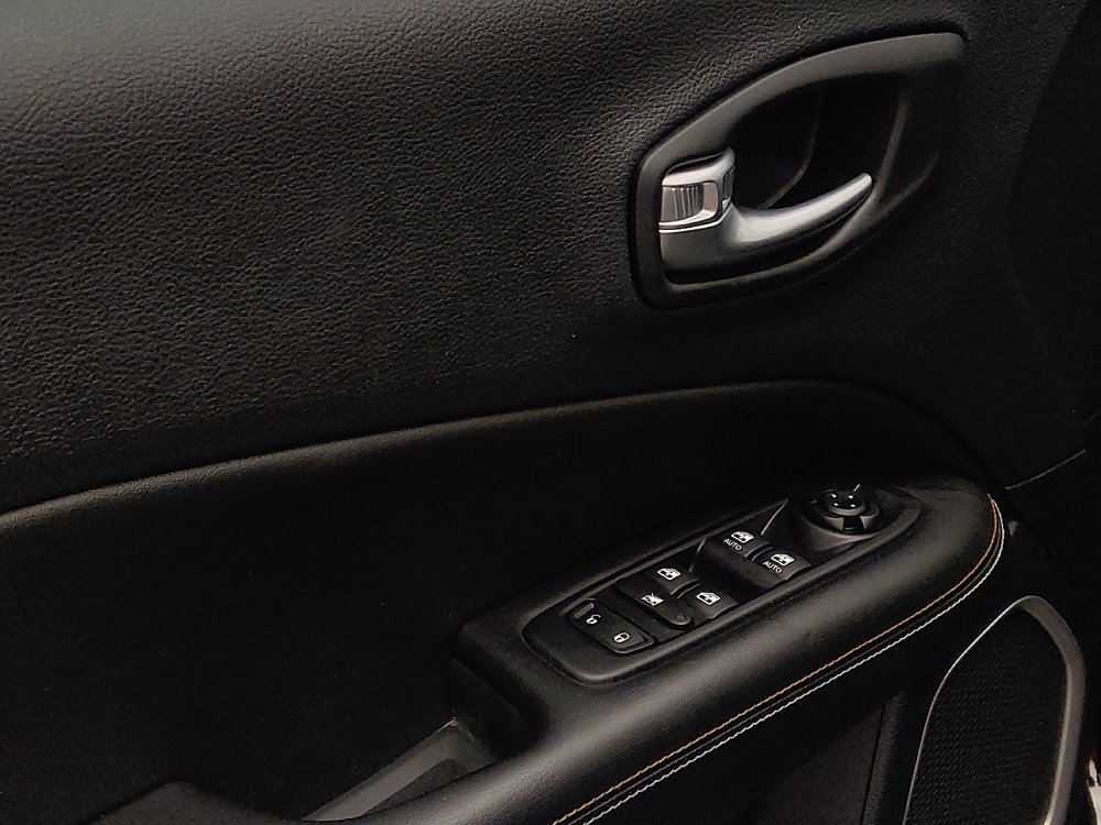 Used 2021 Jeep Compass Latitude FWD image 27