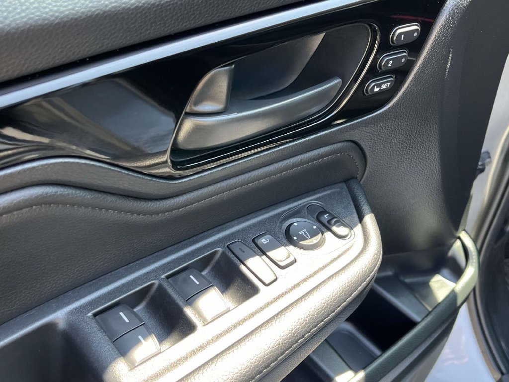 Used 2025 Honda Odyssey Touring image 17