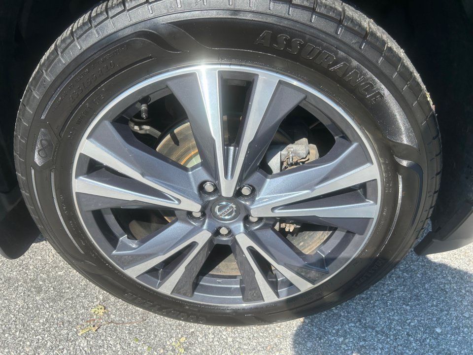 Used 2019 Nissan Pathfinder Platinum AWD/4WD image 25