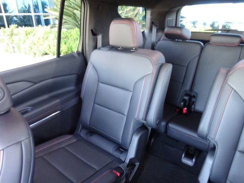 New 2026 Chevrolet Traverse Z71 w/ Enhanced Driving Package AWD/4WD image 13