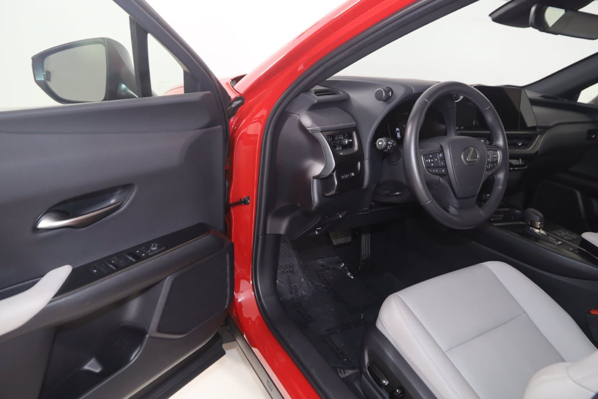 Used 2025 Lexus UX 300h FWD w/ Accessory Package (Z1) image 40