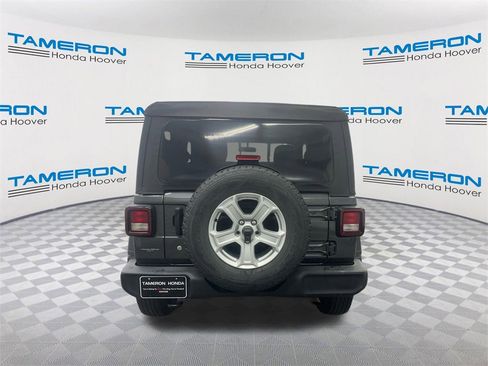 Used 2018 Jeep Wrangler Sport S image 4
