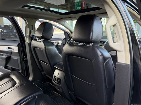 Used 2013 Lincoln MKX AWD image 22