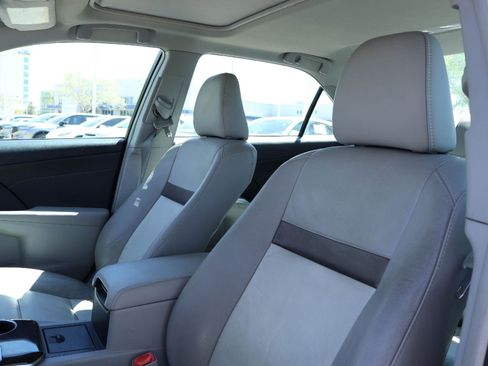 Used 2013 Toyota Camry XLE image 11