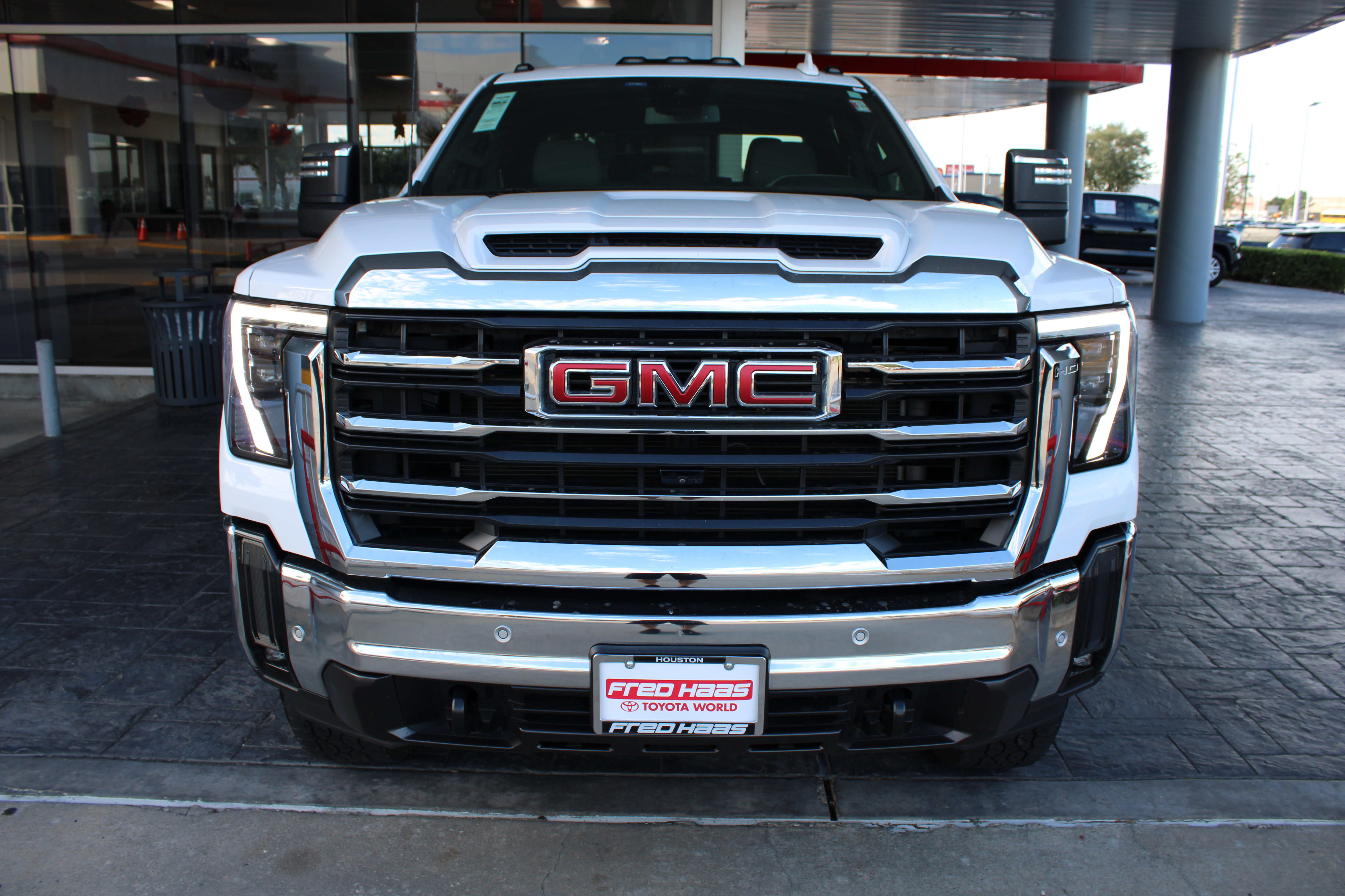 Used 2025 GMC Sierra 2500 SLT w/ Texas SLT Premium Package AWD/4WD image 3
