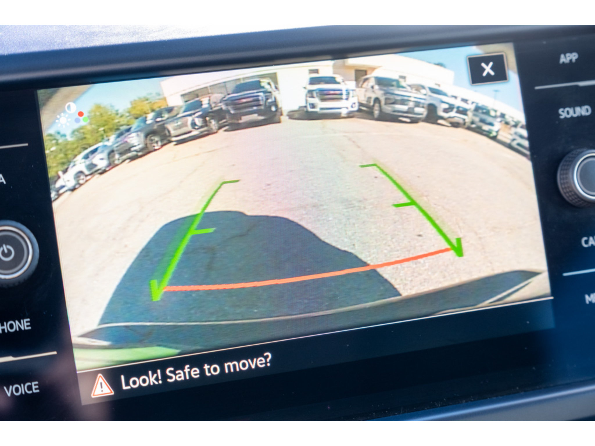 Used 2022 Volkswagen Taos SE FWD image 24