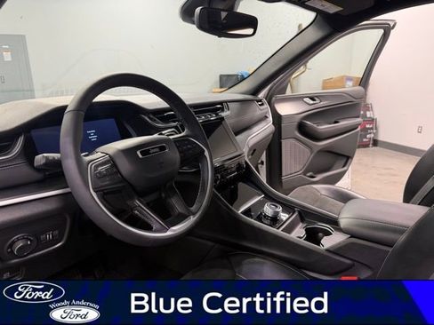 Used 2024 Jeep Grand Cherokee Altitude AWD/4WD image 9