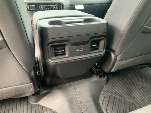 Used 2024 Chevrolet Silverado 1500 LT Trail Boss w/ Convenience Package II image 23