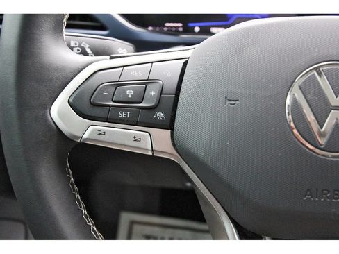 Used 2024 Volkswagen Taos SE w/ Panoramic Sunroof Package AWD/4WD image 20