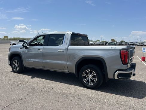 Used 2025 GMC Sierra 1500 SLT AWD/4WD image 3