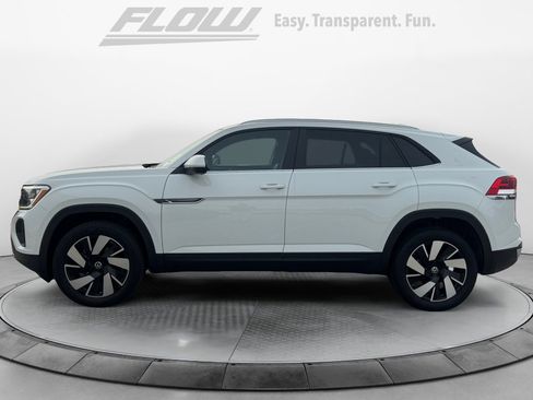New 2025 Volkswagen Atlas Cross Sport SE image 4