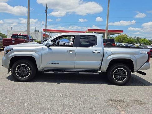Used 2024 Toyota Tacoma TRD Sport AWD/4WD image 2