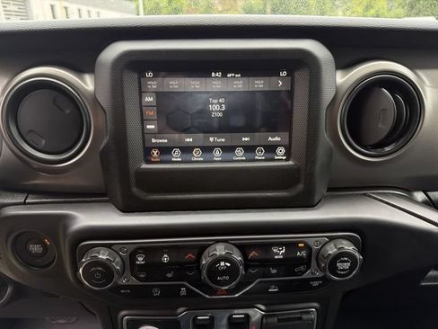 Used 2022 Jeep Wrangler Sport AWD/4WD image 20