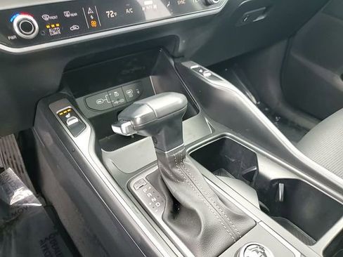 Used 2025 Kia Sorento S w/ Panoramic Sunroof Package image 7