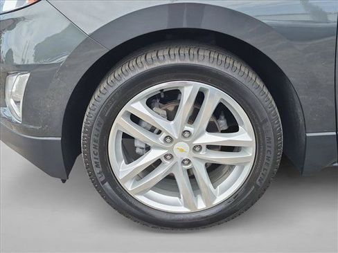 Used 2018 Chevrolet Equinox Premier FWD image 24