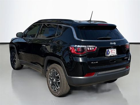 Used 2022 Jeep Compass Latitude w/ Convenience Group image 7