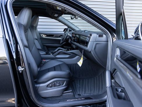 New 2026 Porsche Cayenne Turbo image 34