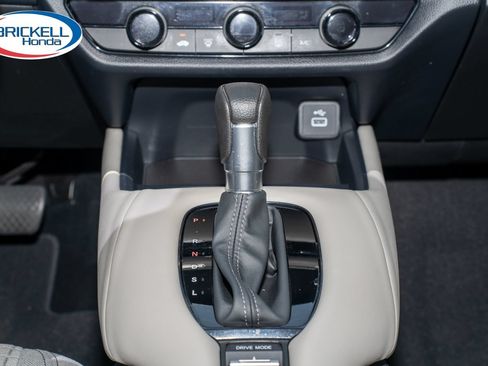 Certified 2024 Honda HR-V LX image 26