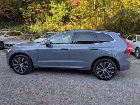Certified 2022 Volvo XC60 B5 Momentum w/ Advanced Package image 4