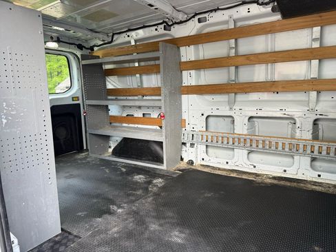 Used 2019 Ford Transit 250 130 Low Roof w/ Exterior Upgrade Package RWD image 9