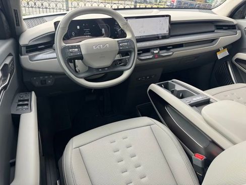 New 2026 Kia EV9 Wind image 13