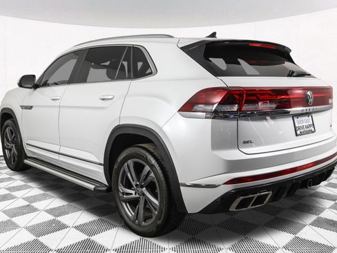 Used 2024 Volkswagen Atlas Cross Sport SEL R-Line AWD/4WD image 22