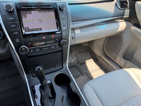 Used 2015 Toyota Camry XLE w/ Moonroof Package FWD image 20