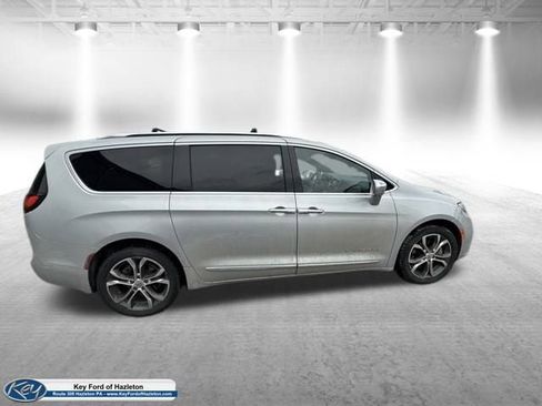 Used 2022 Chrysler Pacifica Pinnacle image 10