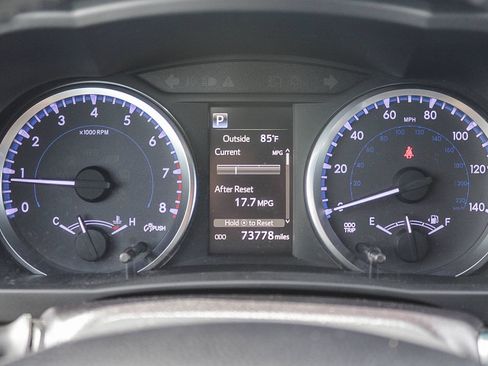 Used 2018 Toyota Highlander Plus FWD image 24