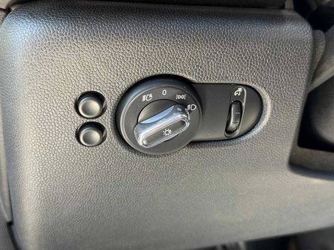 Used 2018 MINI Cooper 4-Door Hardtop FWD image 15