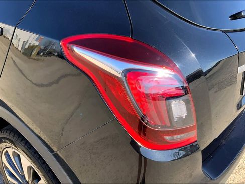 Used 2022 Buick Encore Preferred w/ Safety Package FWD image 29