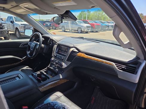 Used 2016 GMC Yukon Denali w/ Open Road Package AWD/4WD image 9