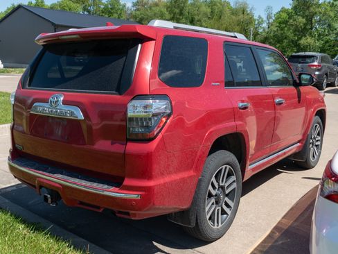 Used 2018 Toyota 4Runner Limited AWD/4WD image 7